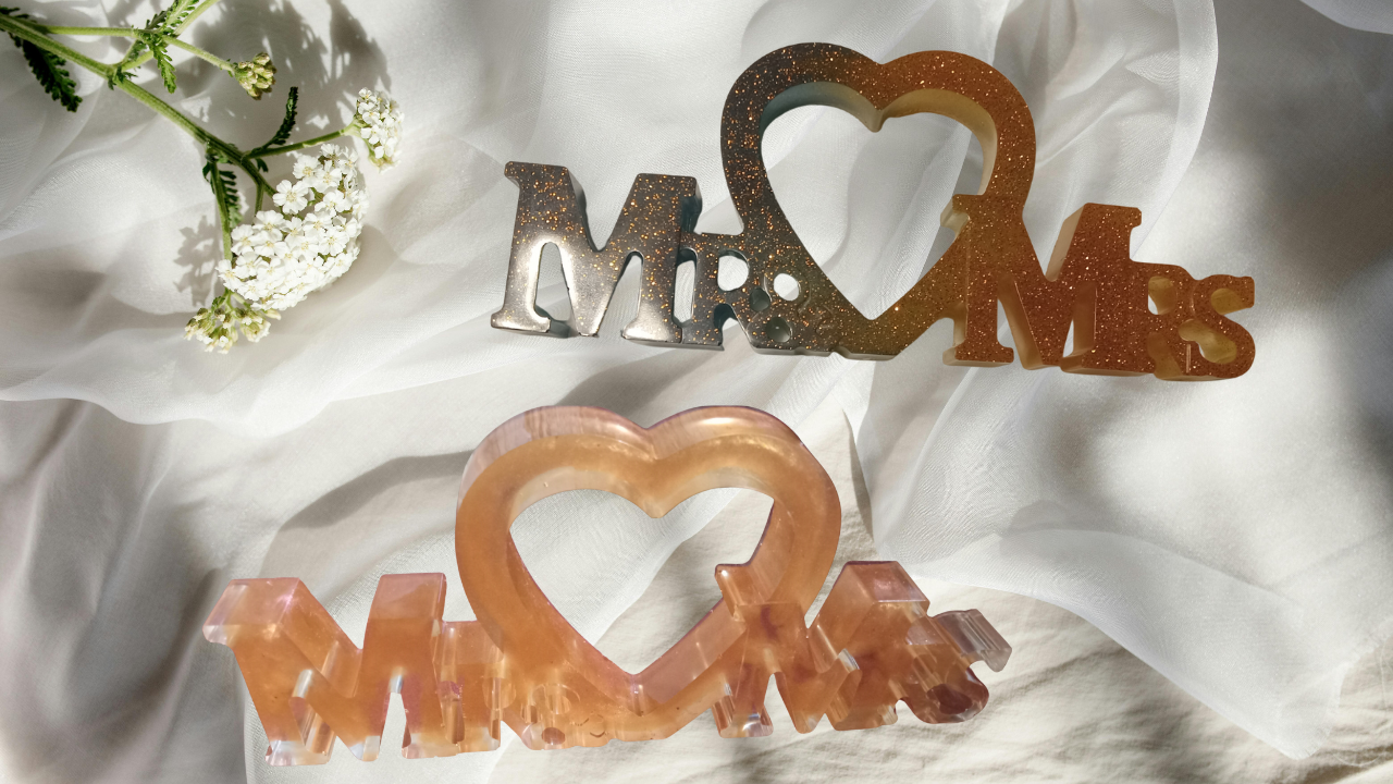 Resin Mr.& Mrs. Wedding Heart Photo Frame